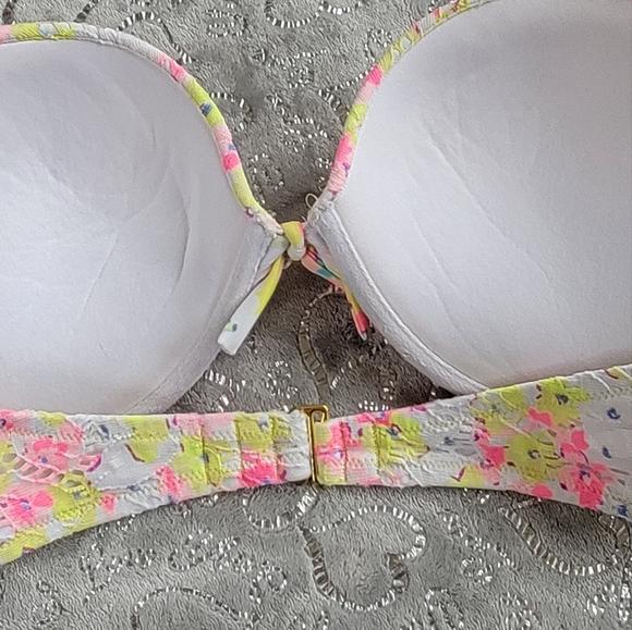 Victoria's Bombshell Add 2 Cups Bikini Top White Pink Yellow Eyelet Lace 36D - Picture 6 of 8